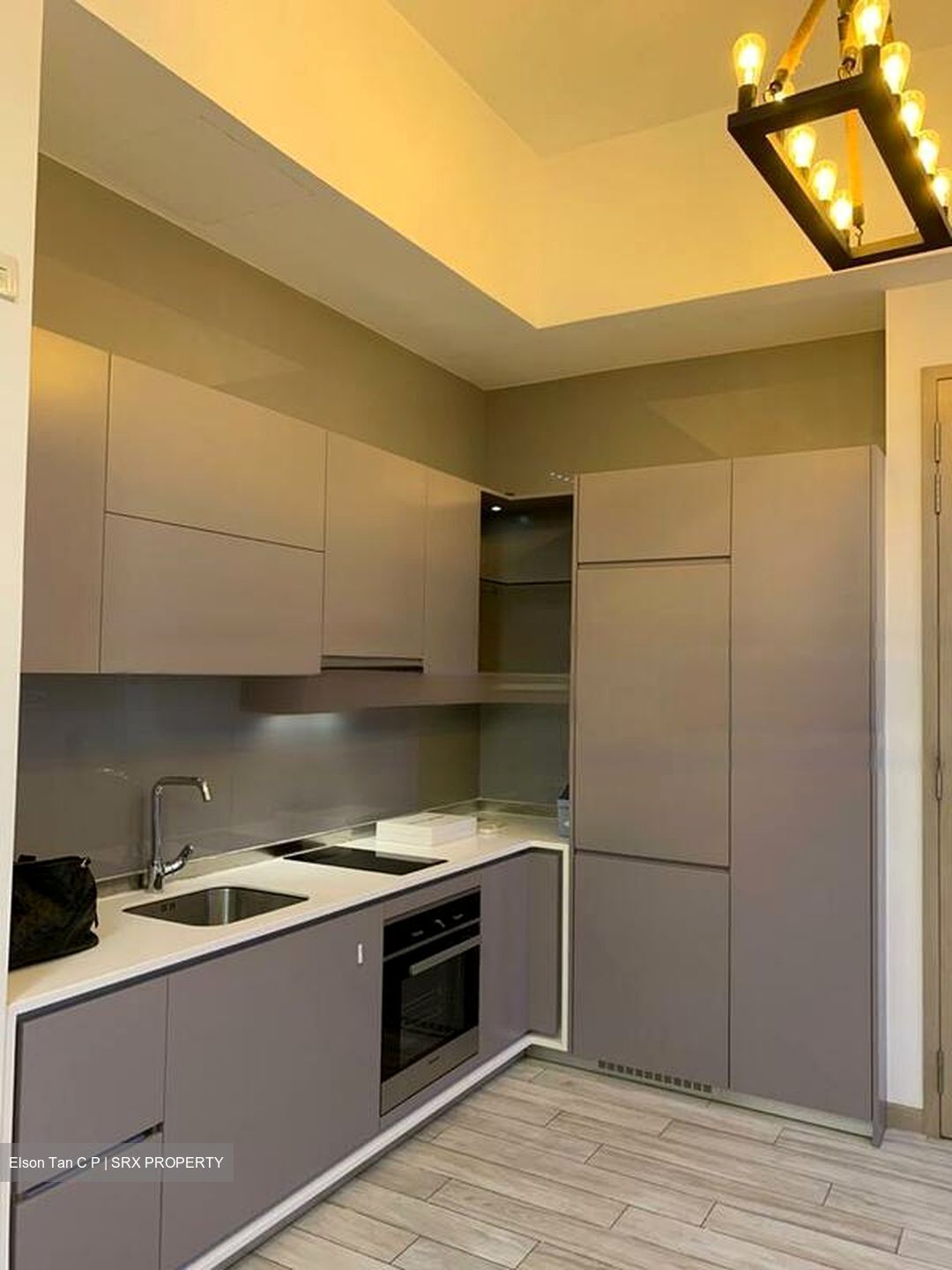 J Gateway (D22), Condominium #460708371